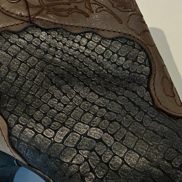 GOLD BUTTON LEATHER ANKLE BOOT - Picture 4 of 4